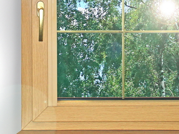Окно Рехау в ламинации Ренолит Дуб натуральный (Natural Oak)